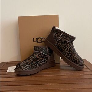 UGG Classic Ultra Mini Caspian Booties Burnt Cedar USA Women Size 6/UK 4/EU 37